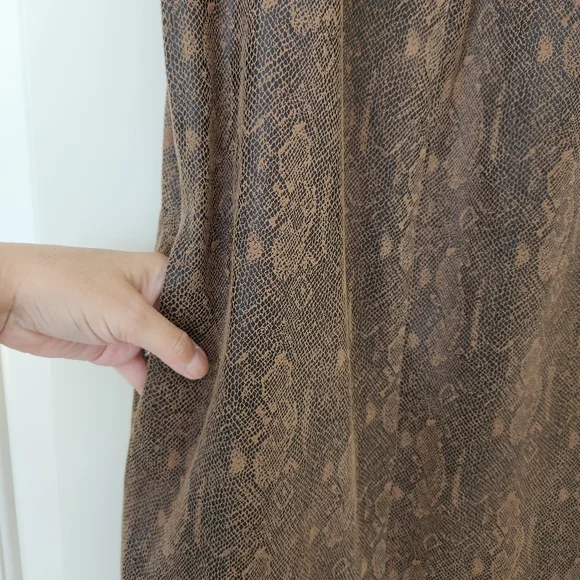 Edgy Snakeskin Print Mini Shift Dress Brown Sleeveless Soft Comfy Trendy Cute XS - Picture 8 of 16